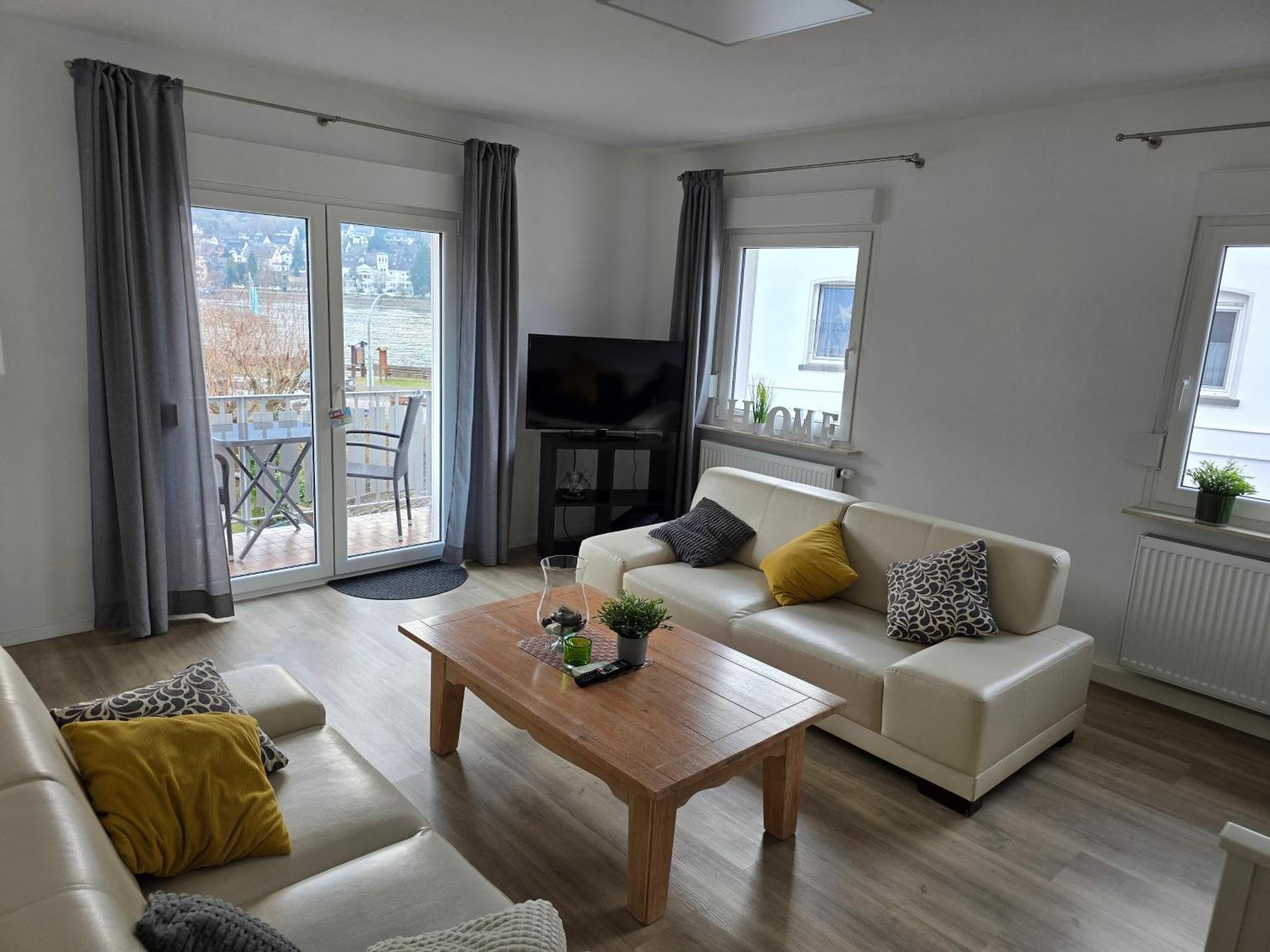 Ferienhaus Steigrhein Filsen Luaran gambar